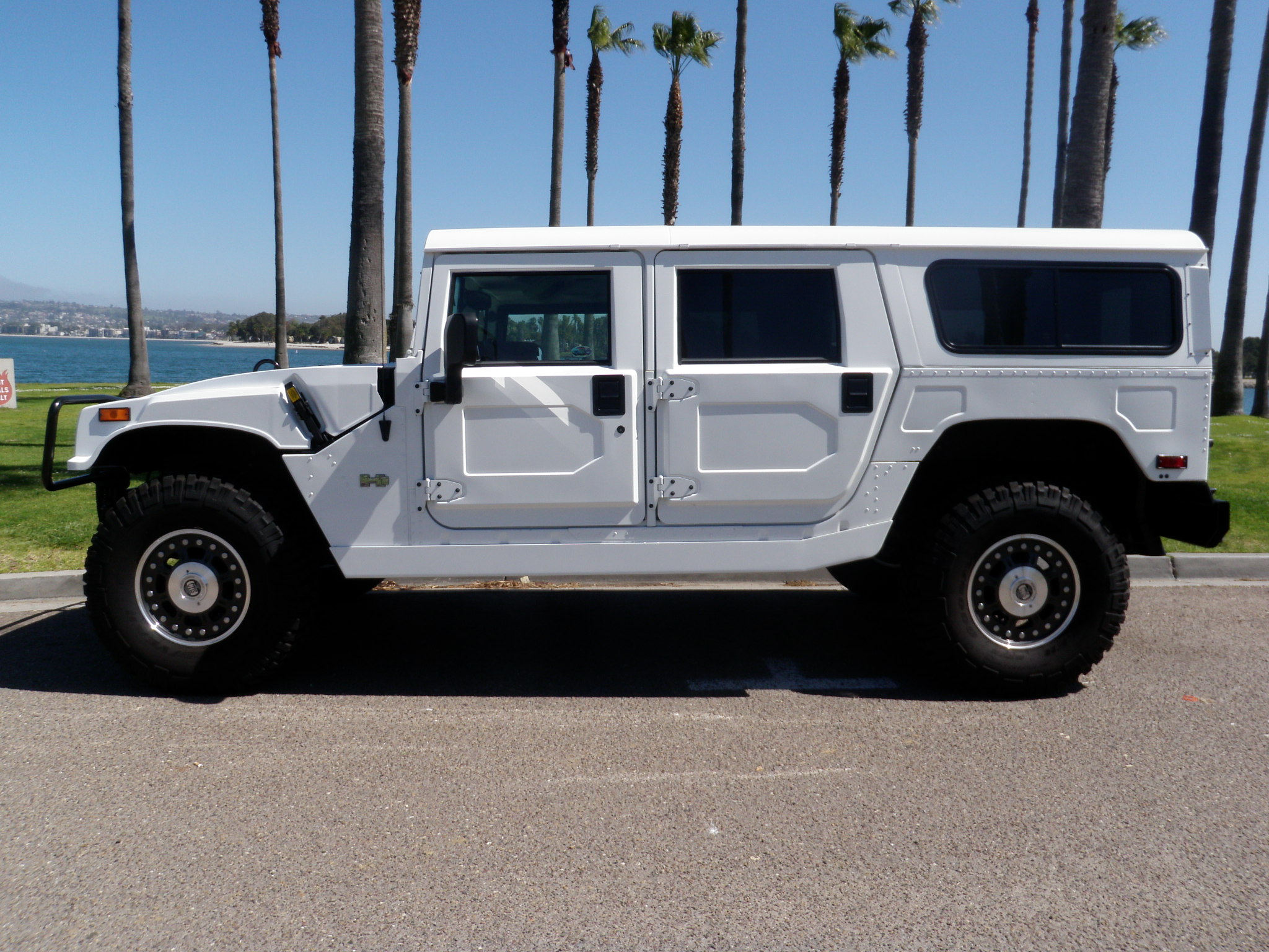 Hummer h1 SUV